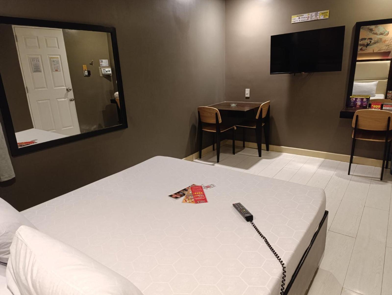 Hotel Sogo Malate Манила Экстерьер фото