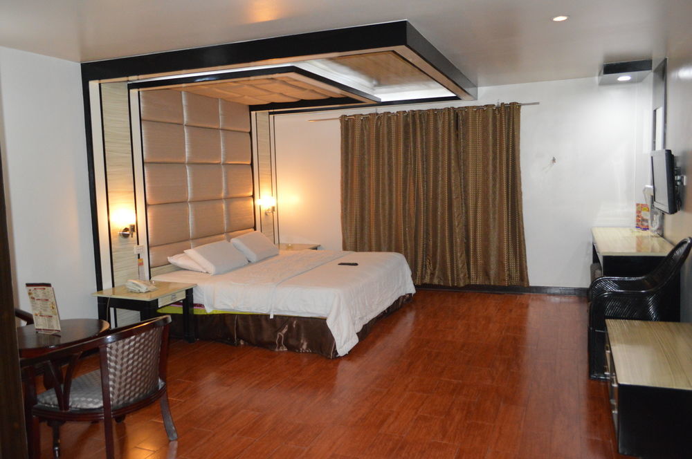 Hotel Sogo Malate Манила Экстерьер фото