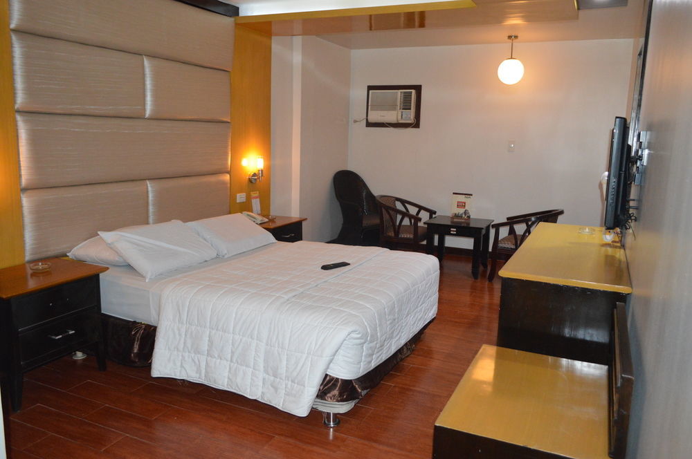 Hotel Sogo Malate Манила Экстерьер фото