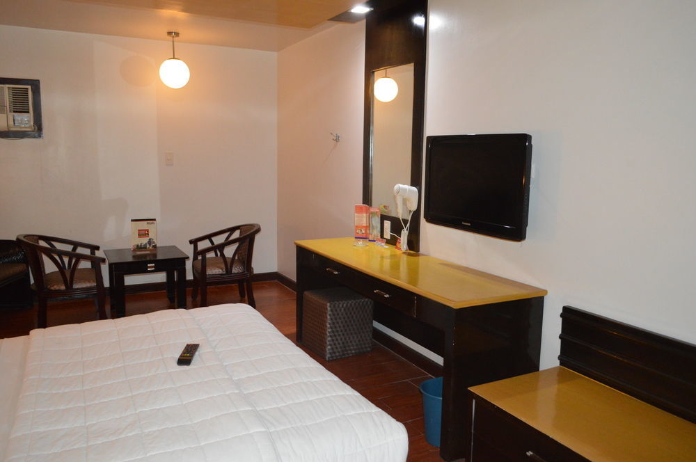Hotel Sogo Malate Манила Экстерьер фото