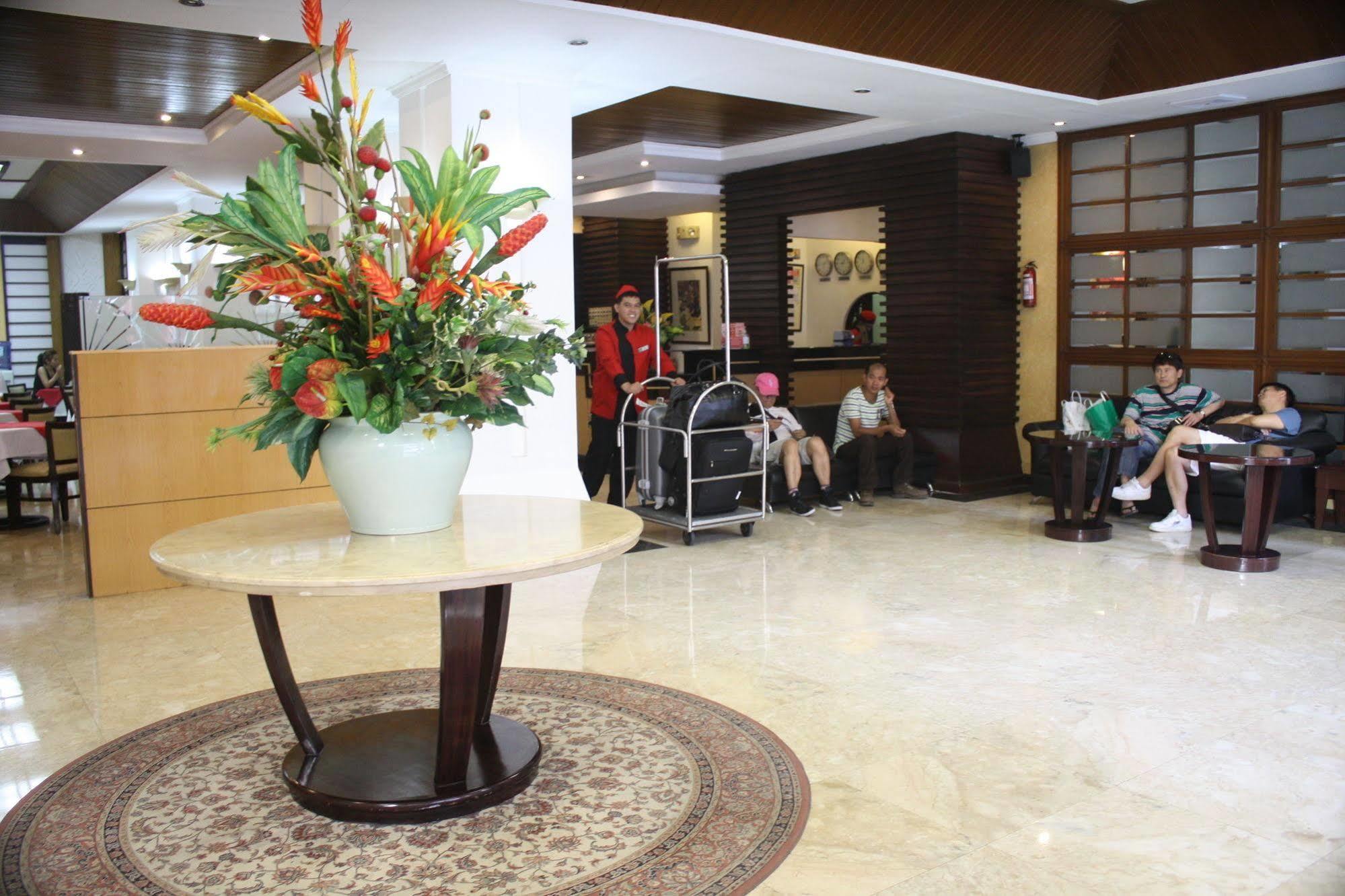 Hotel Sogo Malate Манила Экстерьер фото