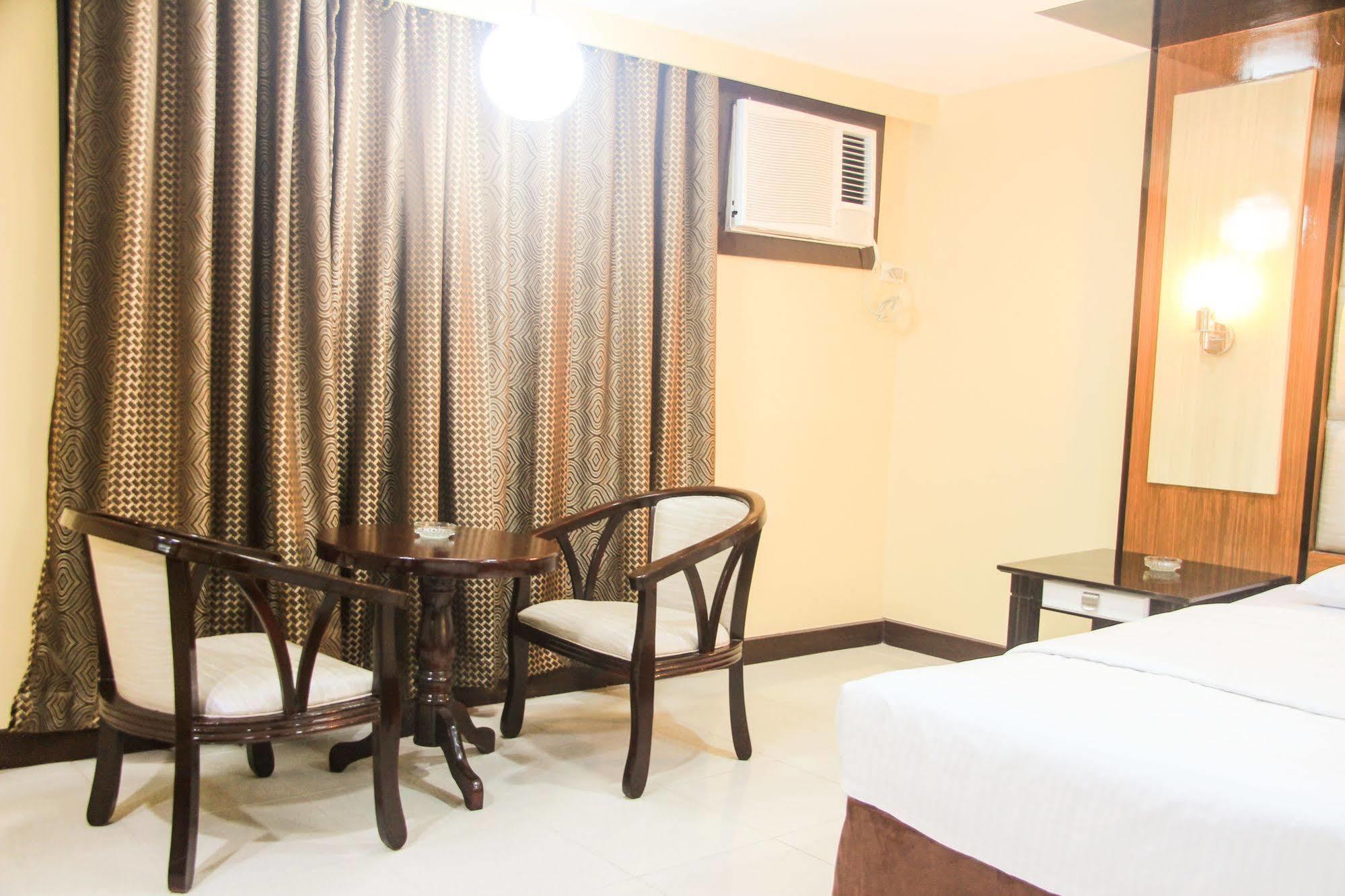 Hotel Sogo Malate Манила Экстерьер фото