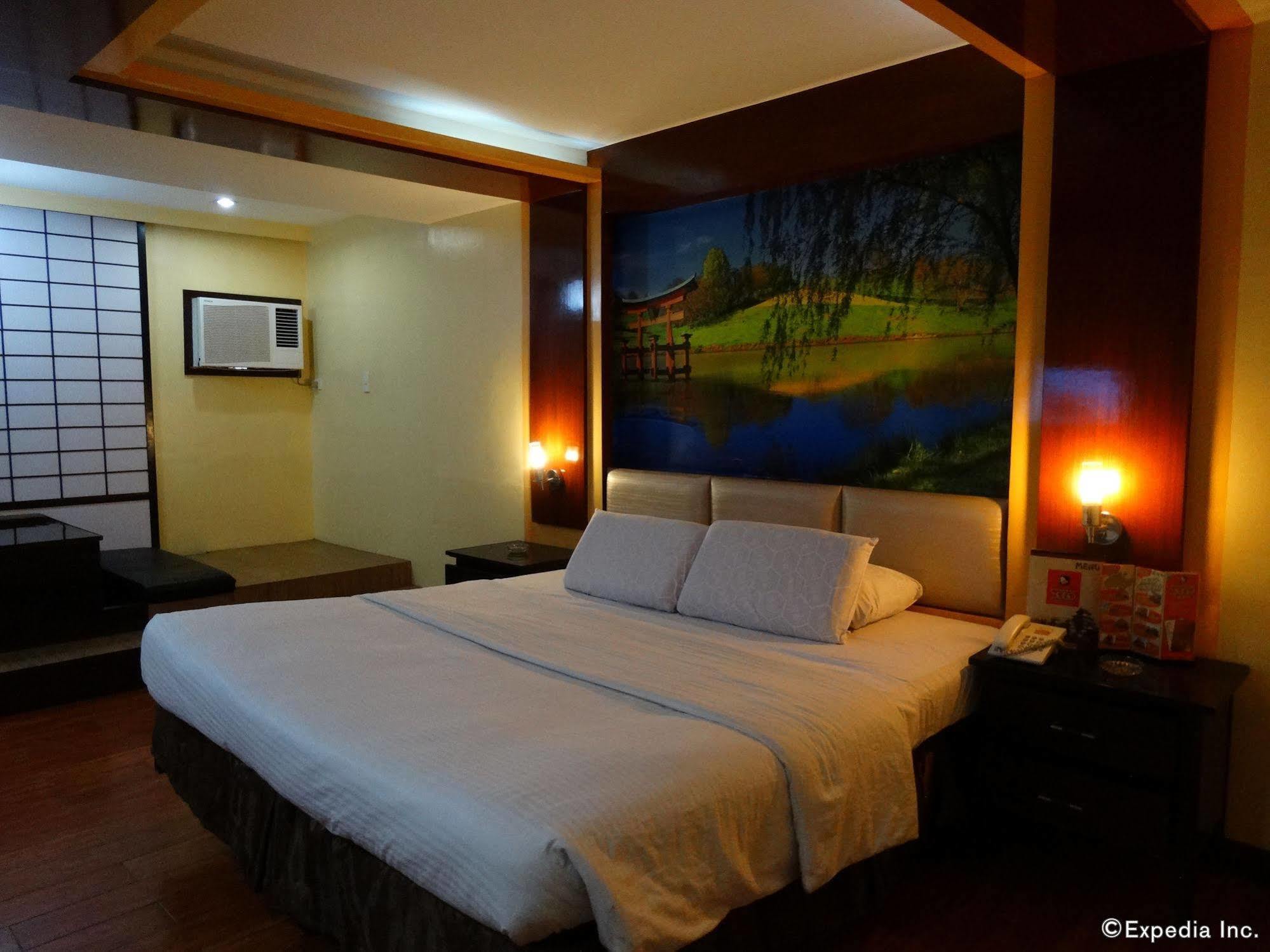 Hotel Sogo Malate Манила Экстерьер фото