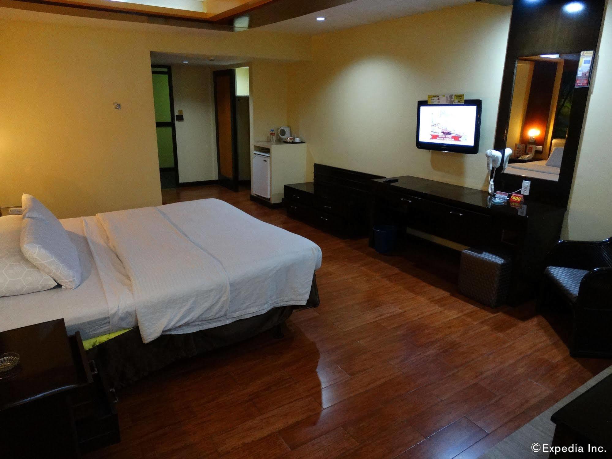 Hotel Sogo Malate Манила Экстерьер фото