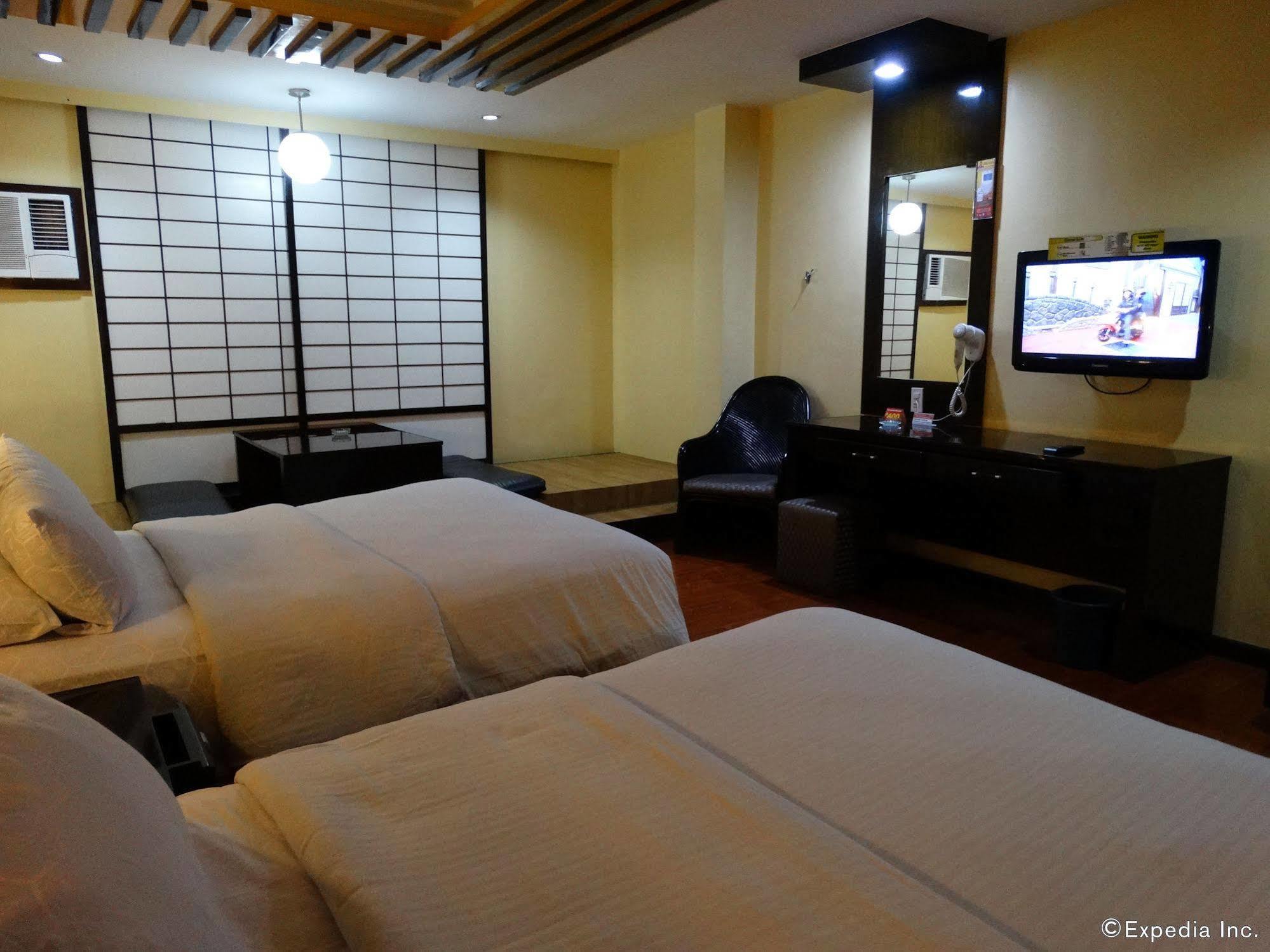 Hotel Sogo Malate Манила Экстерьер фото