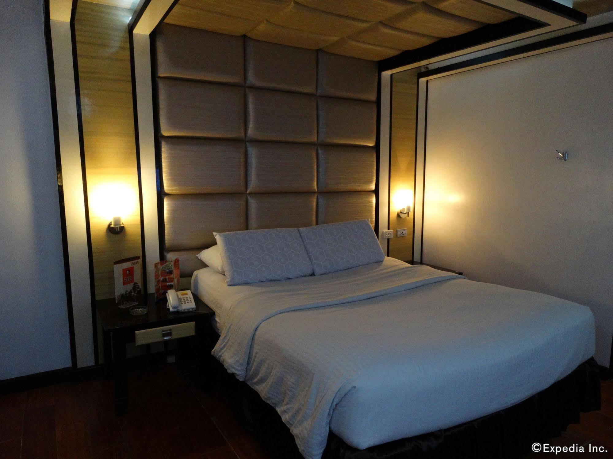 Hotel Sogo Malate Манила Экстерьер фото